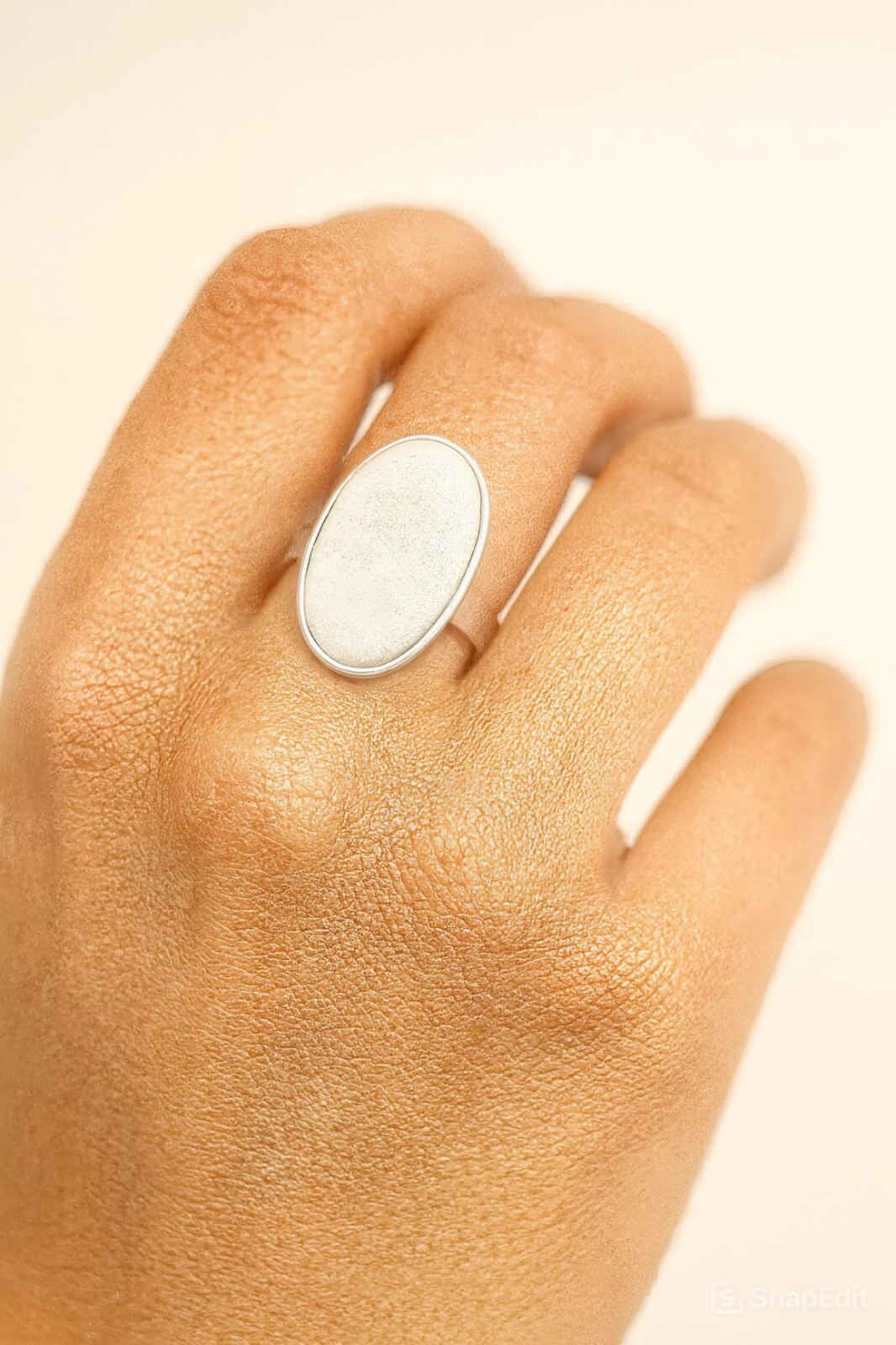 Λευκό Οβάλ Δαχτυλίδι από Μάρμαρο Θάσου 3×2 με Ρυθμιζόμενο Μεταλλικό Καστόνι