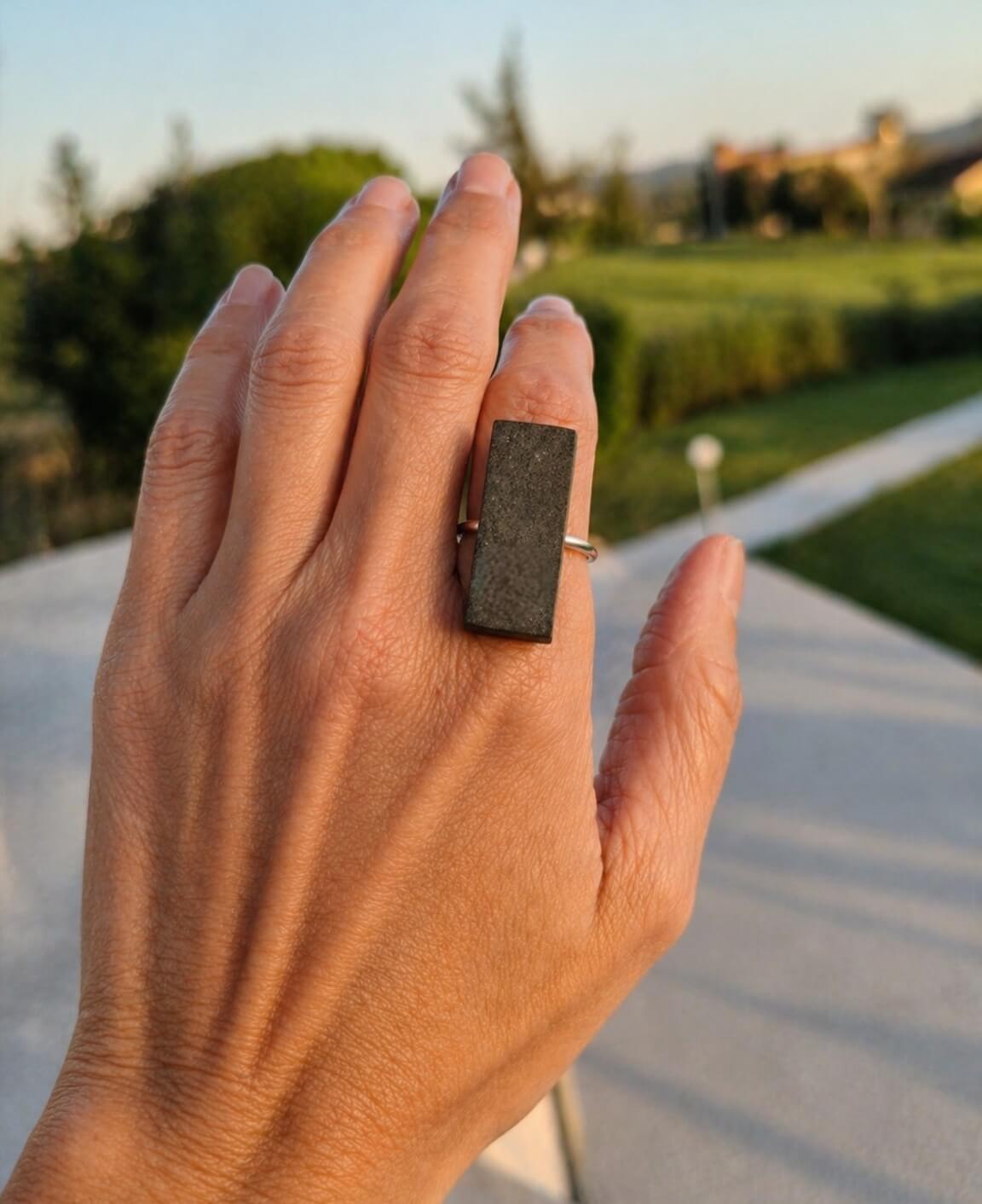 MONO 07 – Pietra Serena Block Ring